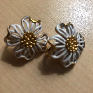 Vintage Trifari white lace flower clip earrings
